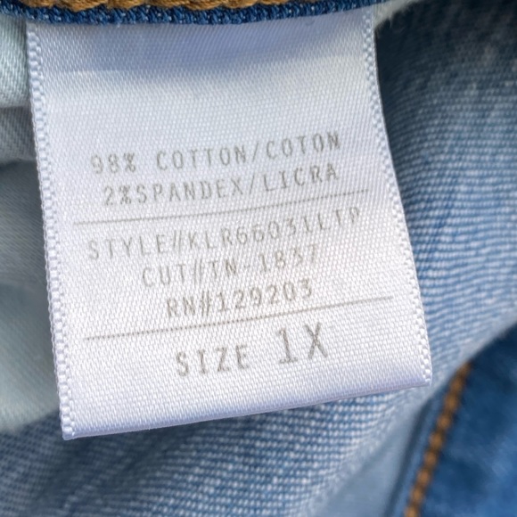 Kiki Larue Denim Distressed jean short Size 1X - Picture 6 of 6